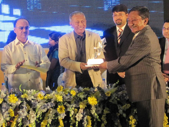 Shinepukur Ceramics receives 'Dun & Bradstreet (D&B) Corporate Award'